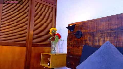    online show from December 17, 11:47 am