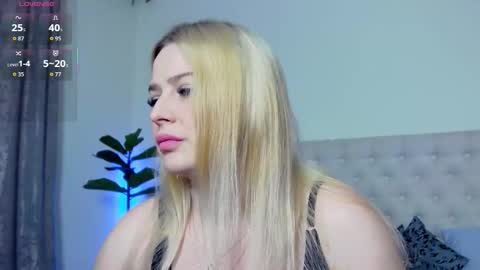 TamarraFox online show from February 8, 8:34 pm