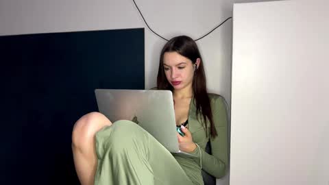 Kira online show from November 23, 7:00 am