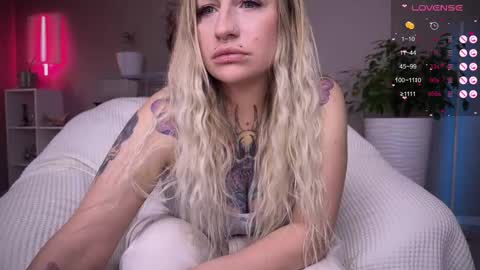 Snapshot of tanya_acid chatting on October 5, 10:20 am Tanya acid       online show from October 5, 10:20 am