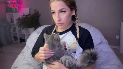 Snapshot of tanya_acid chatting on September 9, 1:33 pm Tanya acid       online show from September 9, 1:33 pm
