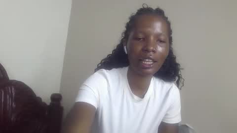 Snapshot of tatiana_254 chatting on October 20, 7:39 pm tatiana_254 online show from October 20, 7:39 pm