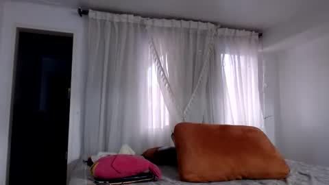 Snapshot of tatianagiraldo12 chatting on January 27, 10:49 pm tatiana giraldo online show from January 27, 10:49 pm