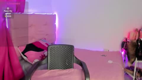 Tatiss online show from November 17, 1:06 am