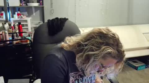 Lisa Lovely online show from February 11, 11:01 pm