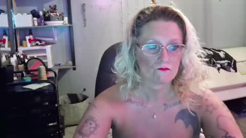 Lisa Lovely online show from January 22, 9:24 am