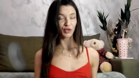 TayaKayan online show from November 6, 8:09 am