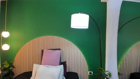 Taylor Bennet online show from February 8, 12:31 pm