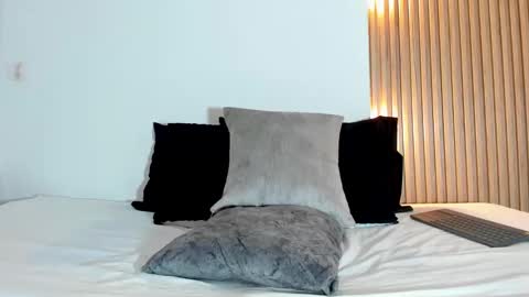 Taylor online show from September 11, 8:42 pm