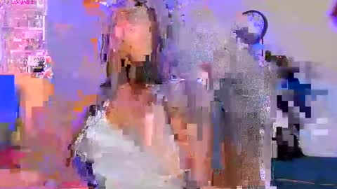 Taylor online show from October 31, 8:46 pm