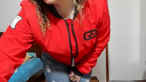 taylorhot72_ online show from February 6, 3:10 am