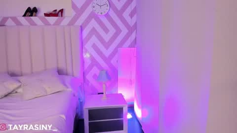 Tayra horny for you online show from May 16, 6:27 am