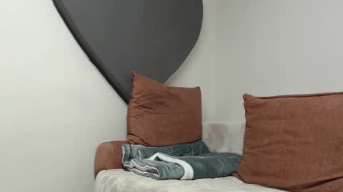 ALICIA--- online show from October 20, 5:10 am