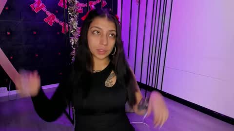 Tayloor online show from December 14, 3:01 am