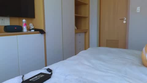Eva online show from May 3, 7:34 am