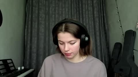 Anny Simpson online show from February 3, 6:22 am