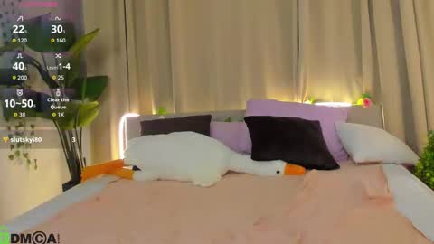 Tessa online show from March 5, 1:18 pm