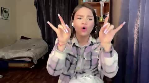 Tessa online show from March 4, 12:56 pm