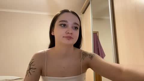 Yumi online show from February 16, 4:07 pm