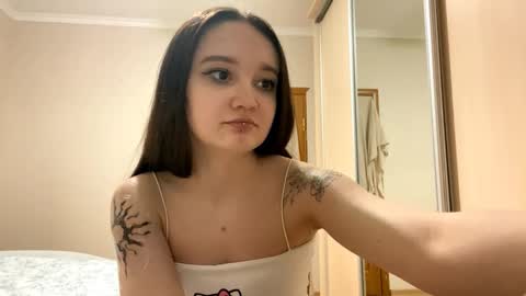 Yumi online show from February 12, 3:03 pm