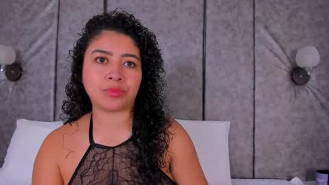 thara webstter online show from January 10, 11:48 am