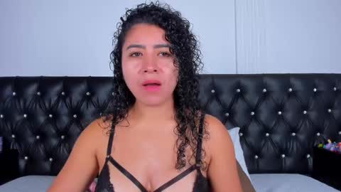 thara webstter online show from October 27, 12:01 pm