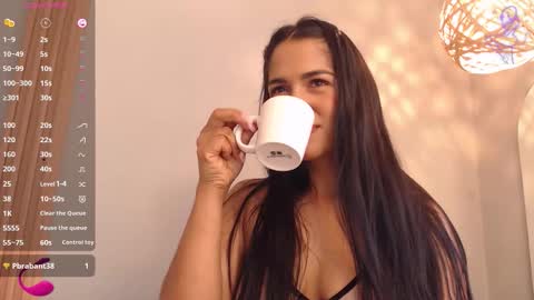 THAYSSA ROSS online show from November 13, 8:30 pm