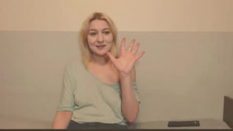 Snapshot of the_basic_instinctt chatting on October 9, 10:58 pm Eva online show from October 9, 10:58 pm