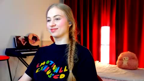 Ally    STREAMING ON TWITCH NOW Check my Twitter for updates online show from March 18, 12:26 am