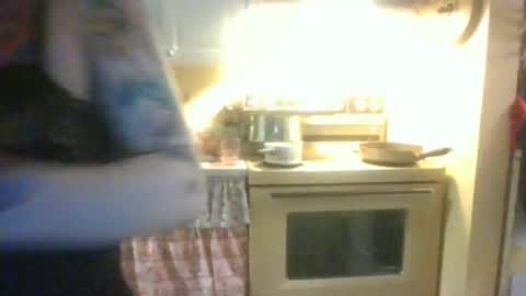 Snapshot of thecannibalsalt chatting on September 23, 12:14 pm TheCannibalSalt online show from September 23, 12:14 pm