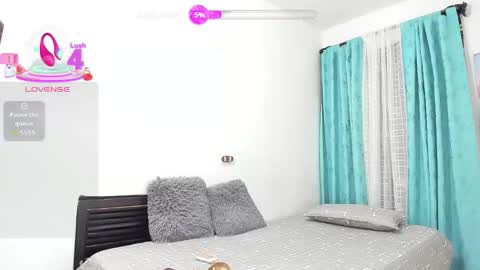 TheChicaNextDoor  online show from February 19, 11:25 pm