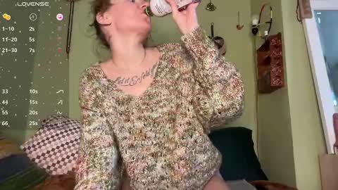 Snapshot of thefoxglovefairy chatting on January 5, 6:35 pm Fae online show from January 5, 6:35 pm