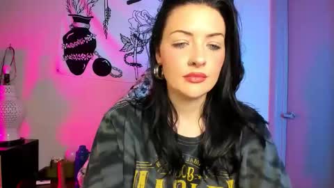 themelrose online show from December 20, 9:30 pm