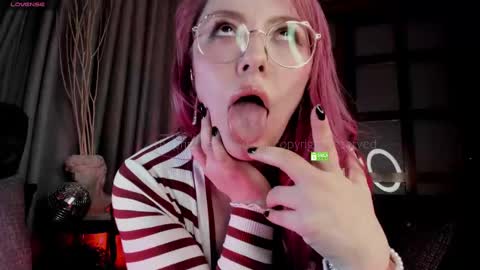 Snapshot of theprincess_rosee chatting on September 25, 2:21 am Rosie  online show from September 25, 2:21 am