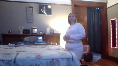 thickblonde_92 online show from April 26, 12:47 pm