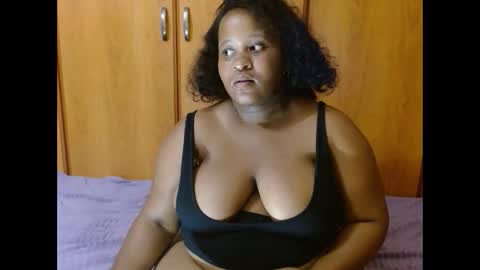 Snapshot of thickjuicyxxx chatting on October 1, 7:08 pm thickjuicyxxx online show from October 1, 7:08 pm
