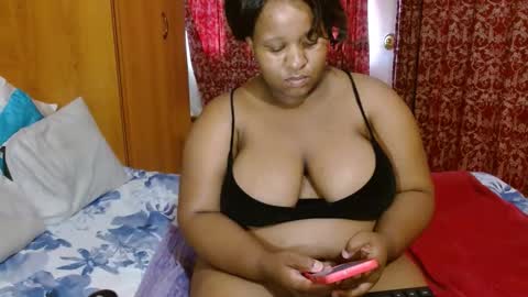 Snapshot of thickjuicyxxx chatting on October 5, 9:14 am thickjuicyxxx online show from October 5, 9:14 am