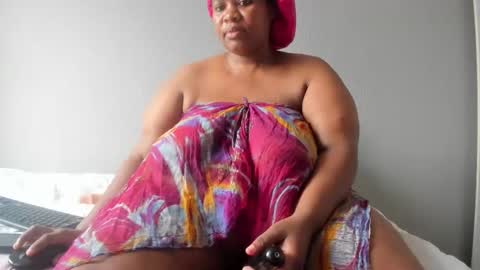 Snapshot of thickleeyanax chatting on January 17, 5:53 am thickleeyanax online show from January 17, 5:53 am