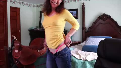 ThornburyRose online show from February 10, 7:28 pm