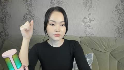 tia_kaii online show from March 12, 6:21 pm