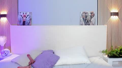 tianaglow4 online show from February 21, 11:22 am