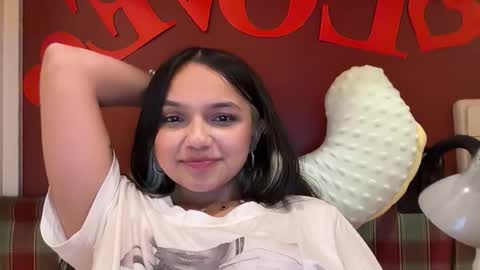 Tiana Le online show from May 26, 10:42 pm