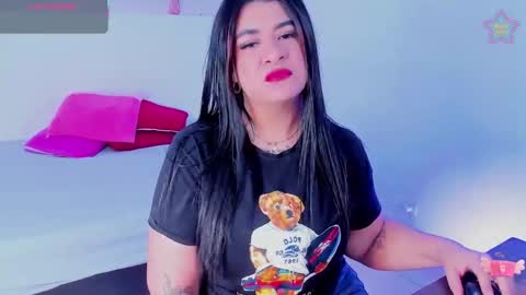 tiannagloww online show from January 18, 7:43 pm