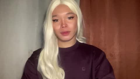 Ms. Tiara online show from April 2, 10:02 am