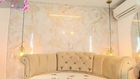 Tifani brown online show from February 4, 12:19 pm