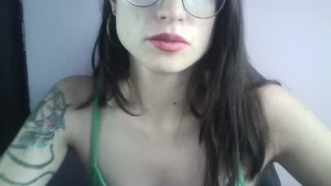 Tifanny online show from February 4, 1:16 pm