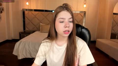 Tiffanny Sins online show from December 21, 3:11 am