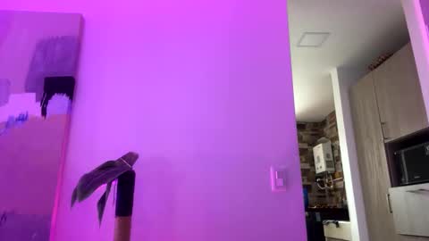 Snapshot of tiffanycole_ chatting on December 5, 9:17 pm  CAMI VELEZ camivelezz   online show from December 5, 9:17 pm