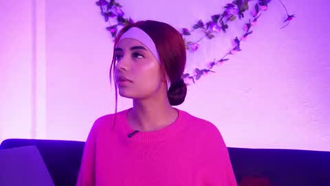 My name is Tiffany welcome  online show from March 25, 3:45 am