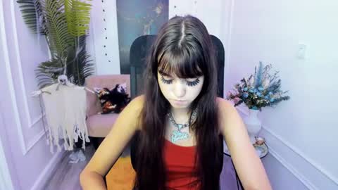 tiffanyyoun online show from October 26, 6:20 am